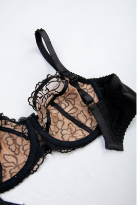 Бюстгальтер 